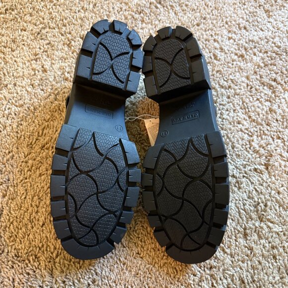 NWT Old Navy Faux Leather Chunky 2-1/2" Heel Mary Jane Black Shoes - Picture 9 of 9